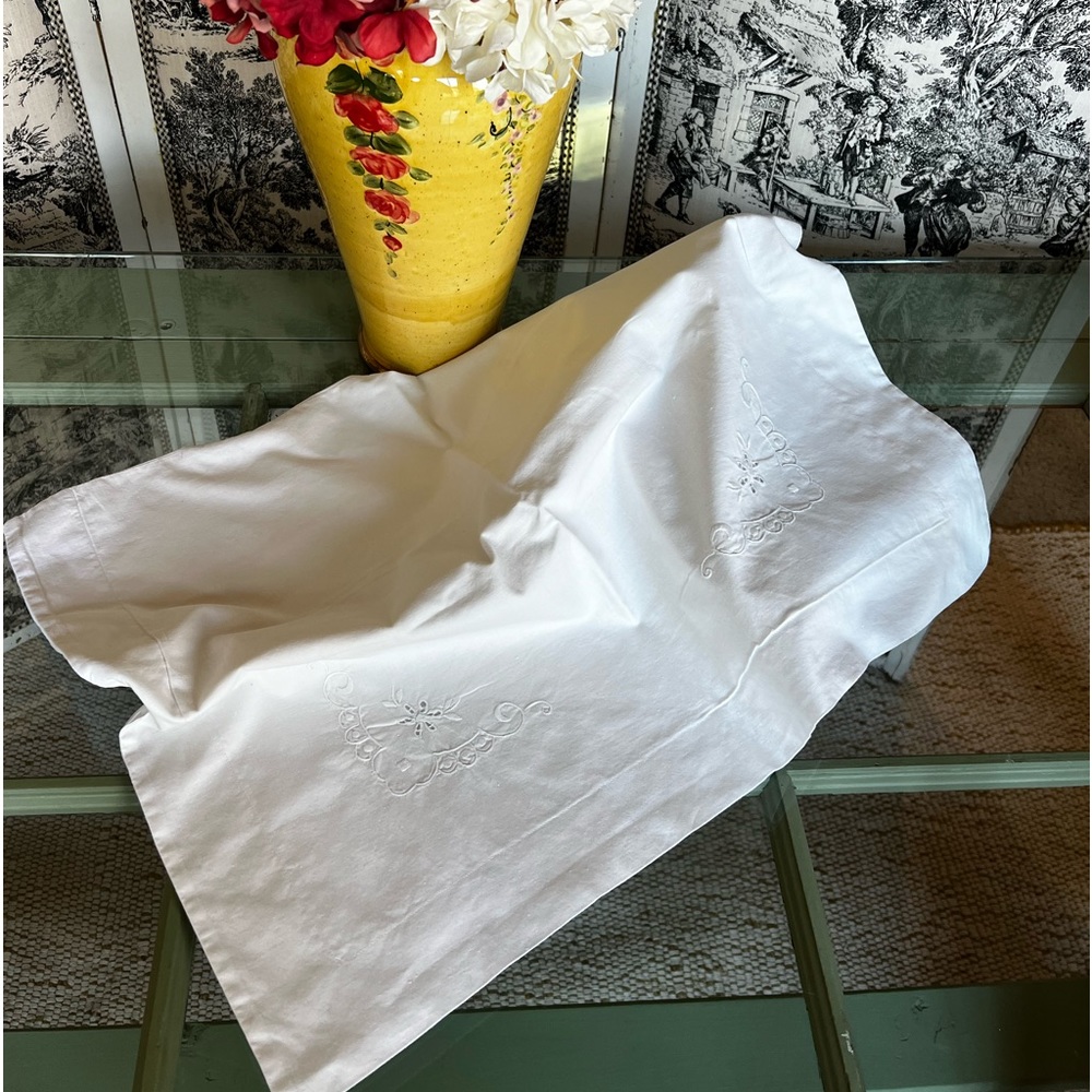 Vintage SET/4 Embroidered Cotton Pillow Covers, White - Picture 2 of 7